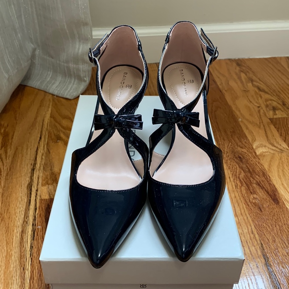 Bandolino womens kitten-mid heel Pump Heels with bow ankle strap Size 7
